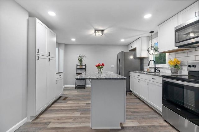 14372 SOUTH EAST SIDE HWY, Grottoes, VA 24401