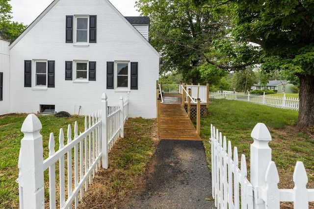 14372 SOUTH EAST SIDE HWY, Grottoes, VA 24401