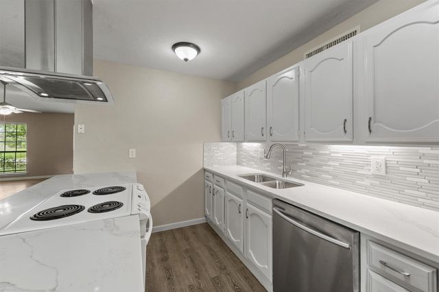 6931 Tara Drive, Richmond, TX 77469