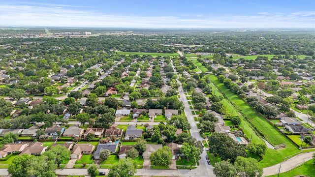6931 Tara Drive, Richmond, TX 77469