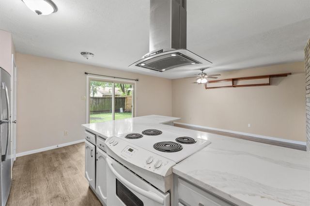 6931 Tara Drive, Richmond, TX 77469