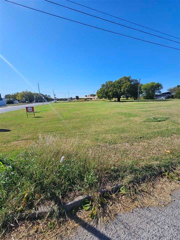 1702 SW F Ave, Lawton, OK 73505