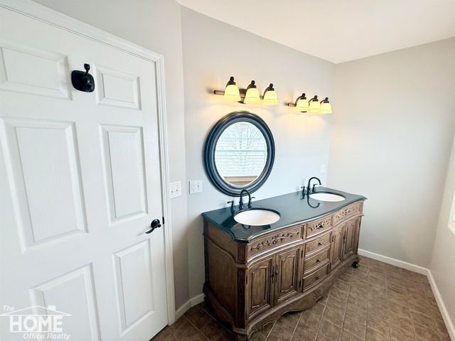 8324 E Goodall Road, Durand, MI 48429