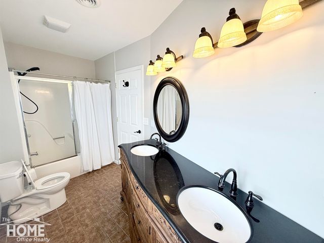 8324 E Goodall Road, Durand, MI 48429