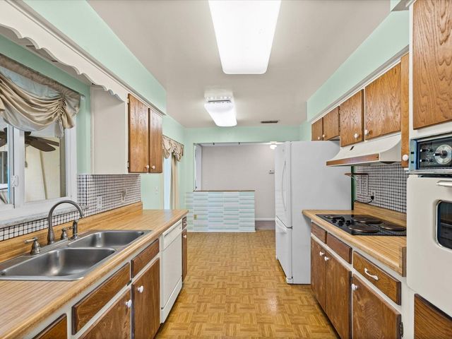 1754 GREAT BRIKHILL ROAD, Clearwater, FL 33755
