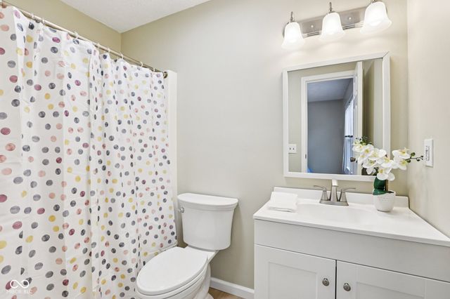 7611 E 116th Street, Fishers, IN 46038