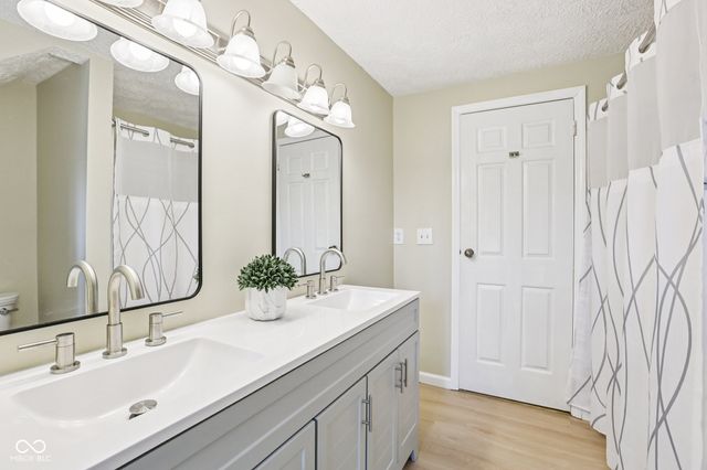 7611 E 116th Street, Fishers, IN 46038