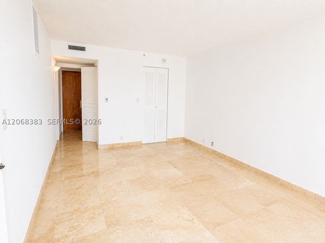 7601 E Treasure Dr 1924, North Bay Village, FL 33141