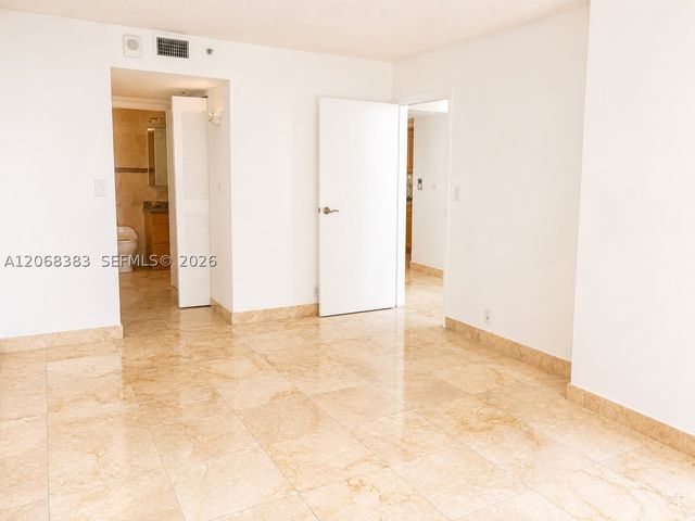 7601 E Treasure Dr 1924, North Bay Village, FL 33141