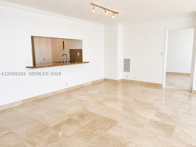 7601 E Treasure Dr 1924, North Bay Village, FL 33141