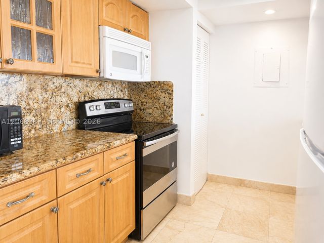 7601 E Treasure Dr 1924, North Bay Village, FL 33141