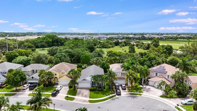 212 Kensington Way, Royal Palm Beach, FL 33414