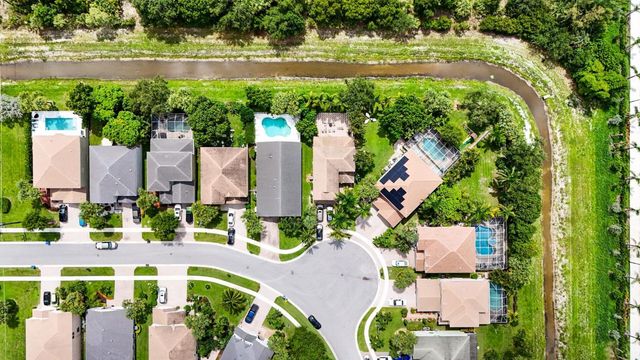 212 Kensington Way, Royal Palm Beach, FL 33414