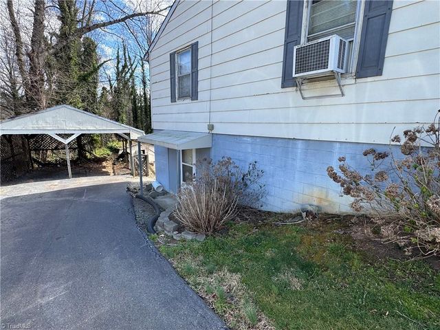 1845 Old Hollow Road, Walkertown, NC 27051