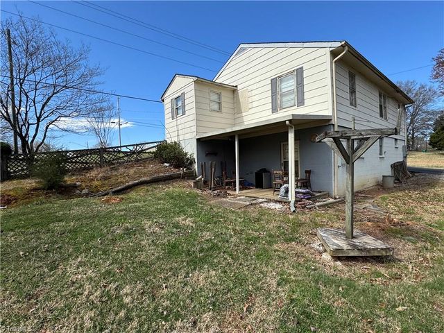 1845 Old Hollow Road, Walkertown, NC 27051