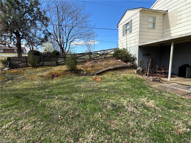 1845 Old Hollow Road, Walkertown, NC 27051