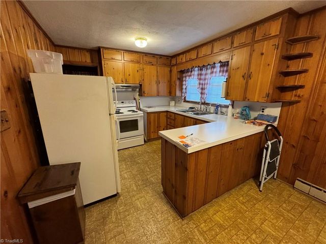 1845 Old Hollow Road, Walkertown, NC 27051