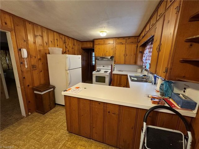 1845 Old Hollow Road, Walkertown, NC 27051