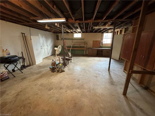 1845 Old Hollow Road, Walkertown, NC 27051