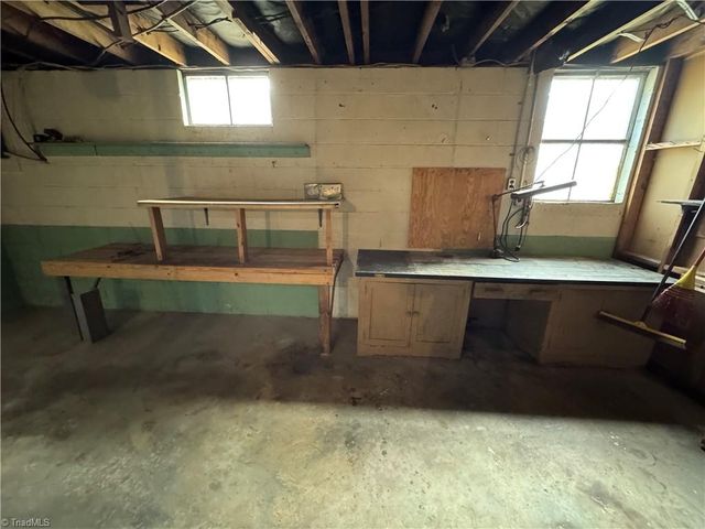 1845 Old Hollow Road, Walkertown, NC 27051