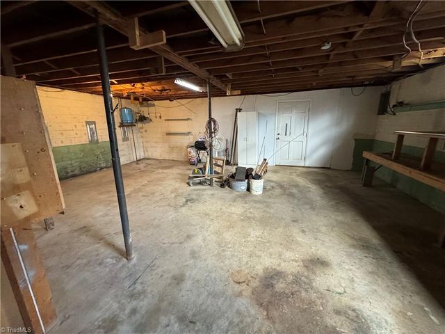 1845 Old Hollow Road, Walkertown, NC 27051