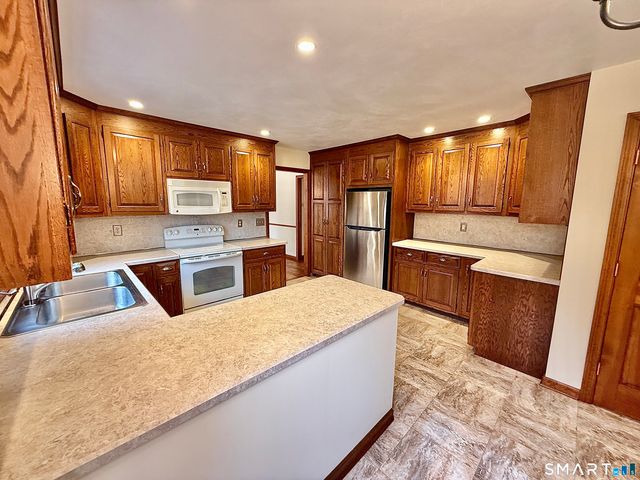 123 Cross Brook Road, Woodbury, CT 06798