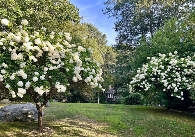 12 Hickory Rd, Millville, MA 01529