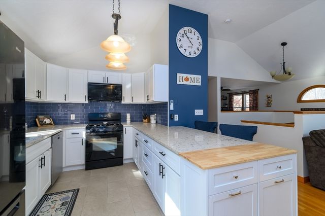 12 Hickory Rd, Millville, MA 01529