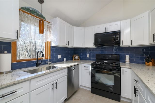 12 Hickory Rd, Millville, MA 01529