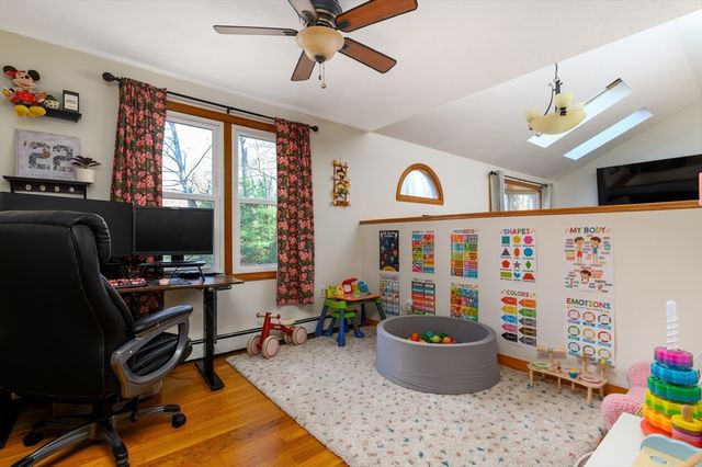 12 Hickory Rd, Millville, MA 01529