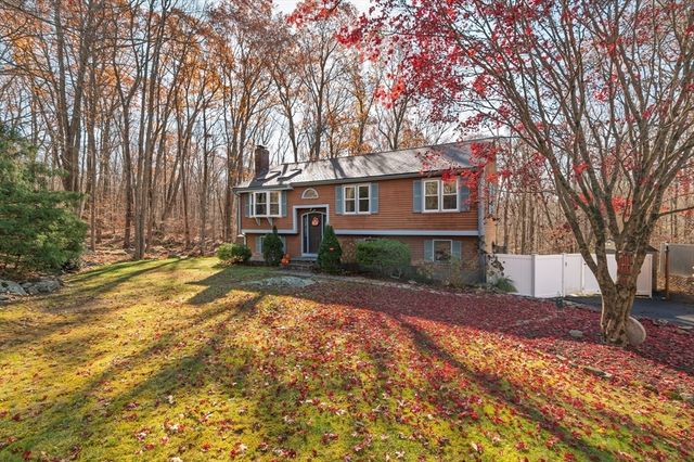 12 Hickory Rd, Millville, MA 01529