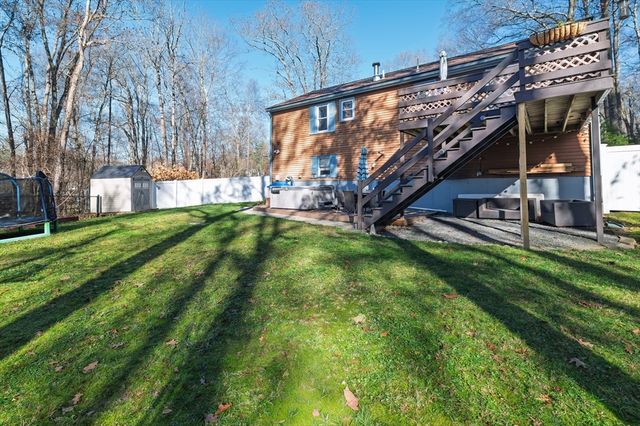 12 Hickory Rd, Millville, MA 01529