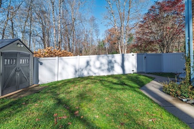 12 Hickory Rd, Millville, MA 01529