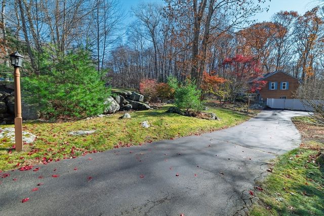 12 Hickory Rd, Millville, MA 01529