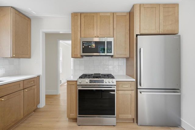 3040 N 76th STREET, Milwaukee, WI 53222