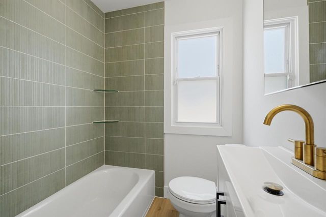 3040 N 76th STREET, Milwaukee, WI 53222