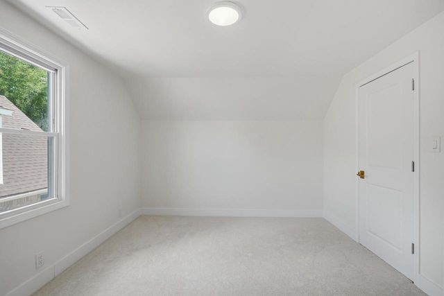 3040 N 76th STREET, Milwaukee, WI 53222