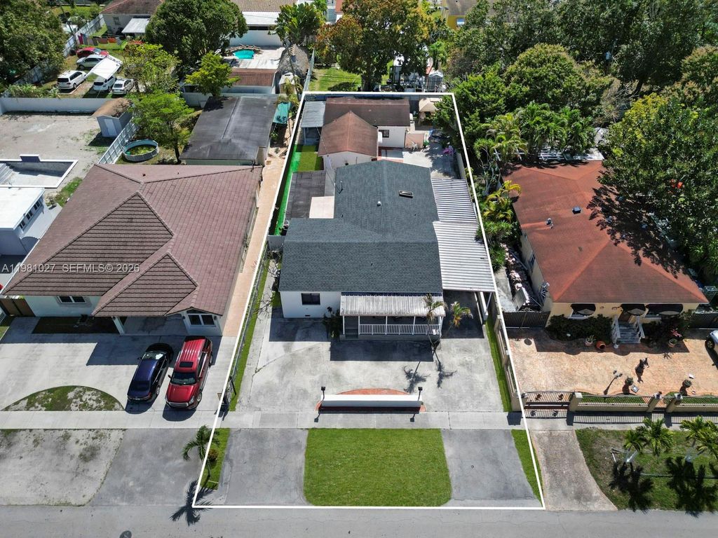 Image 5 of property listing at 252 E 36th St, Hialeah, FL 33013
