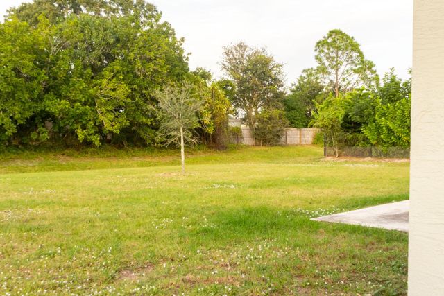 2325 SE Calcutta Circle, Port St Lucie, FL 34952