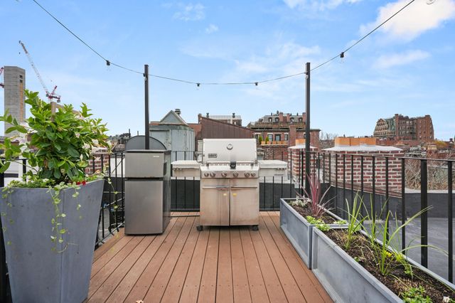 321 Commonwealth Ave 40, Boston, MA 02115