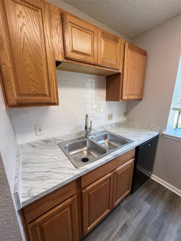 12312 Abney DR B, Austin, TX 78729