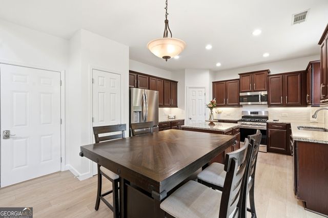 111 Bevington Lane, Woodstock, GA 30188