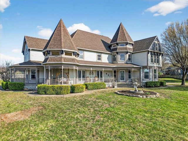 15401 Antioch Road, Overland Park, KS 66221