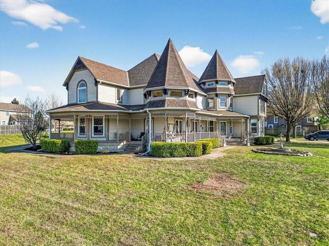 15401 Antioch Road, Overland Park, KS 66221