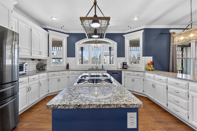 15401 Antioch Road, Overland Park, KS 66221