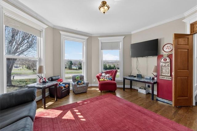 15401 Antioch Road, Overland Park, KS 66221