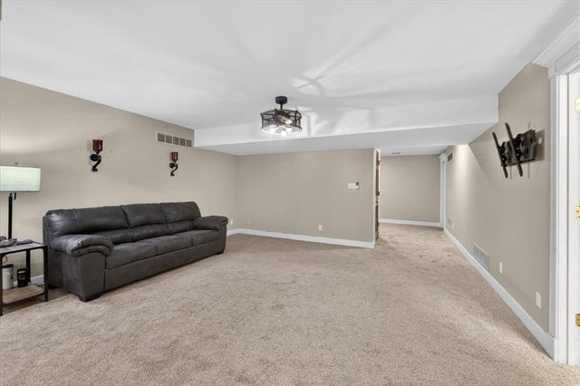 15401 Antioch Road, Overland Park, KS 66221