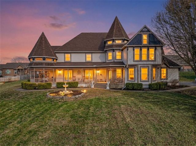 15401 Antioch Road, Overland Park, KS 66221