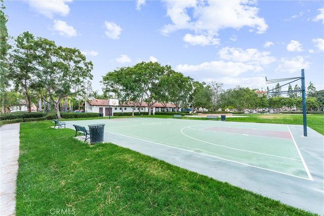84 Agostino, Irvine, CA 92614
