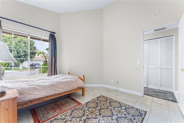 84 Agostino, Irvine, CA 92614